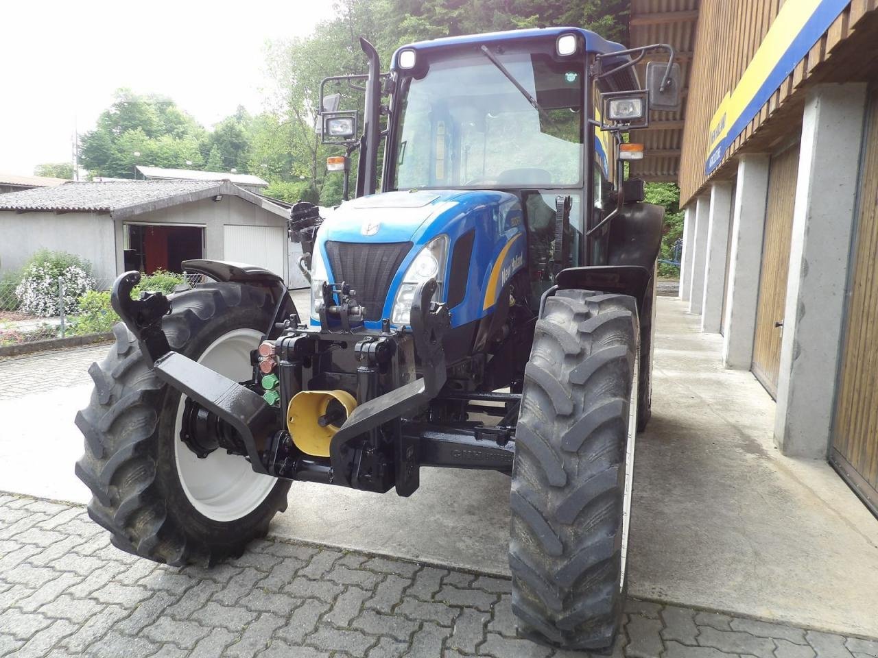 Traktor типа New Holland new holland tn 85 ss, Gebrauchtmaschine в LYSSACH (Фотография 2)