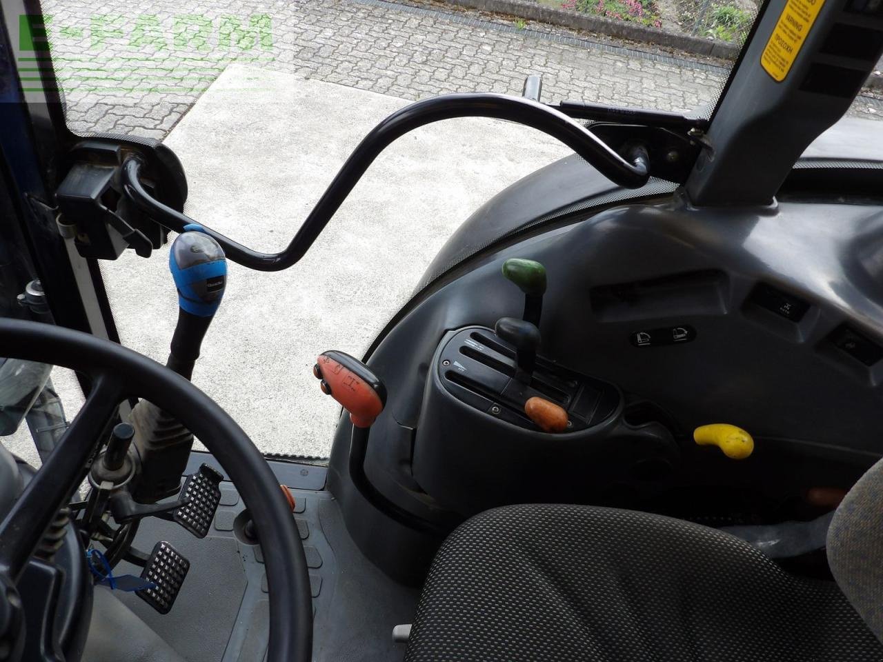 Traktor типа New Holland new holland tn 85 ss, Gebrauchtmaschine в LYSSACH (Фотография 6)