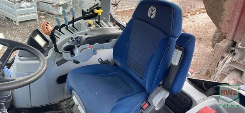 Traktor van het type New Holland Schlepper T 7.245, Gebrauchtmaschine in Diez (Foto 6)
