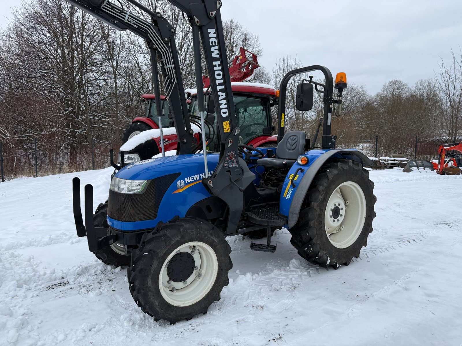 Traktor Türe ait New Holland T 3.50 INKL. FRONTLADER, Gebrauchtmaschine içinde Falkenstein (resim 2)