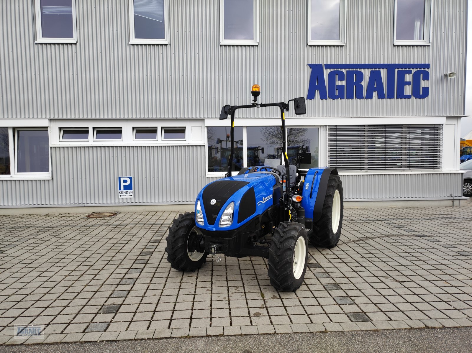 Traktor a típus New Holland T 3.60 LP, Neumaschine ekkor: Salching bei Straubing (Kép 1)