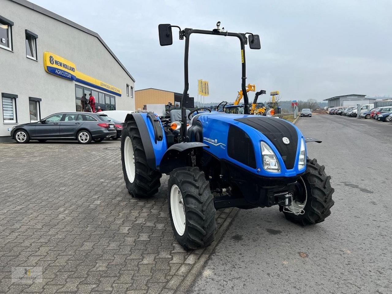 Traktor des Typs New Holland T 3.60, Neumaschine in Neuhof - Dorfborn (Bild 1)
