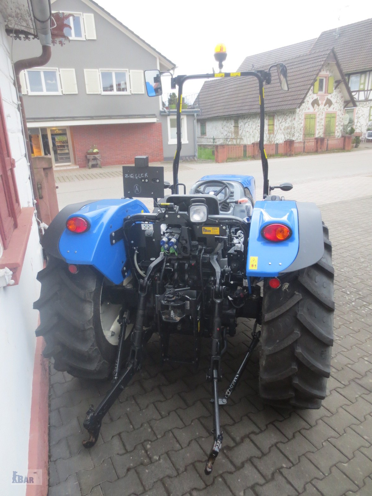Traktor des Typs New Holland T 3.70 LP, Neumaschine in Neuried - Altenheim (Bild 4)