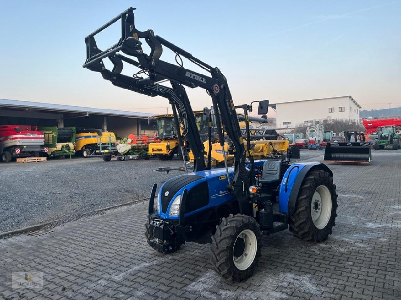 Traktor del tipo New Holland T 3.80 SC, Neumaschine In Neuhof - Dorfborn (Immagine 2)