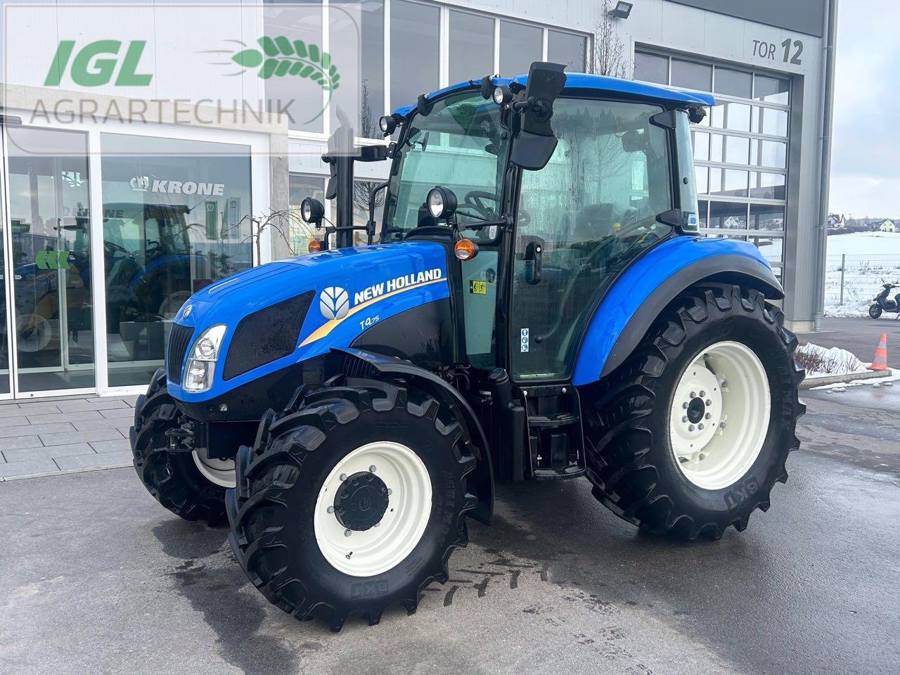 Traktor of the type New Holland T 4,75, Gebrauchtmaschine in Nabburg (Picture 1)