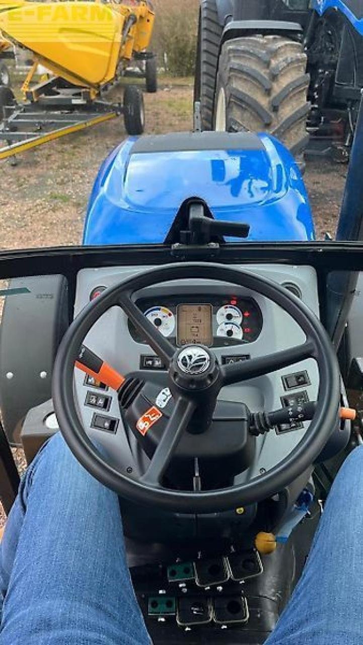 Traktor типа New Holland t 4.100 f schmalspur obstbau weinbau F, Gebrauchtmaschine в ANRODE / OT LENGEFELD (Фотография 8)