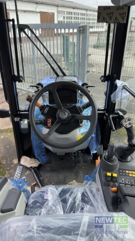 Traktor типа New Holland T 4.100 V, Neumaschine в Küstriner Vorland / OT Manschnow (Фотография 11)