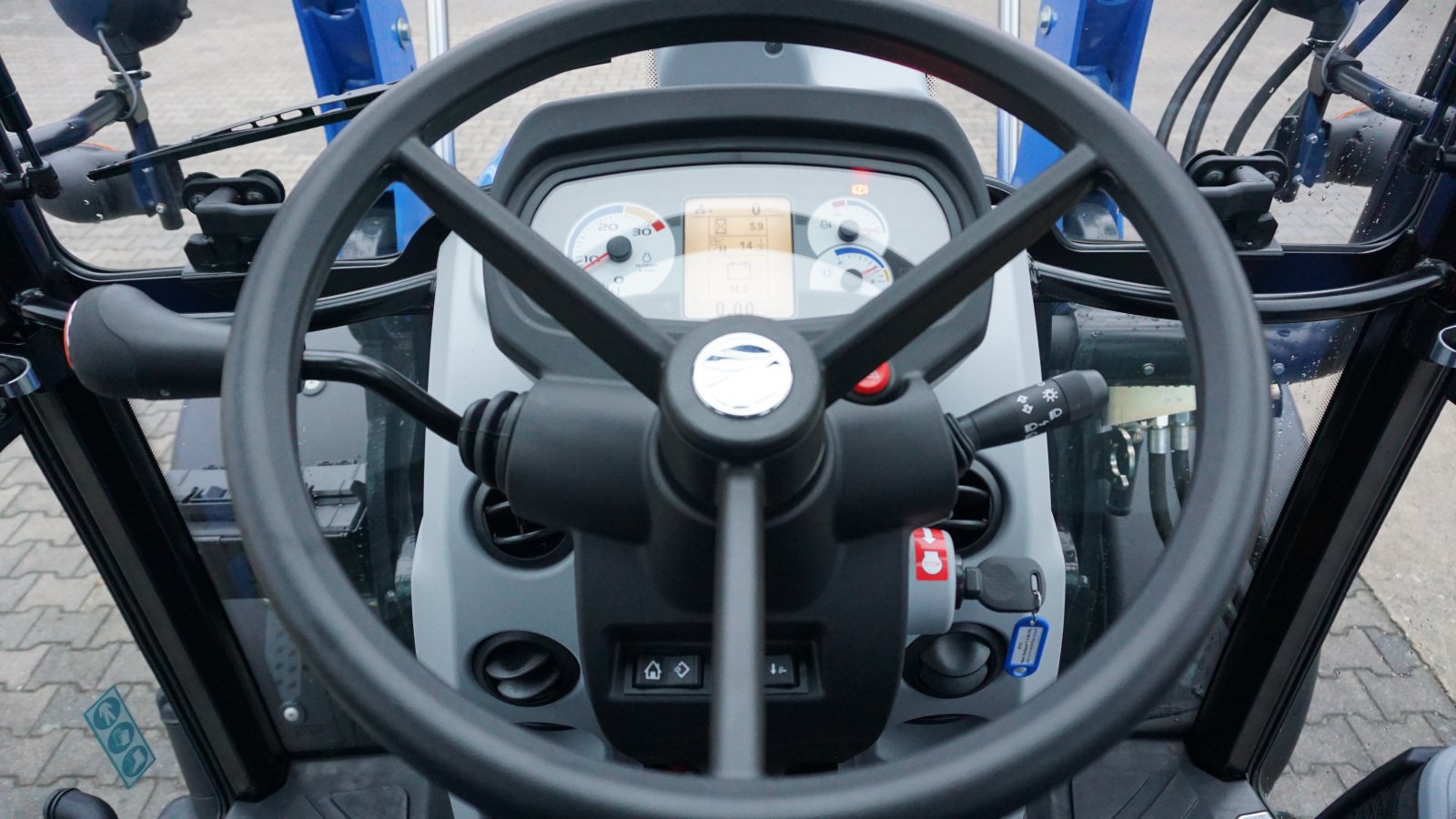 Traktor a típus New Holland T 4.55 inkl. STOLL Frontlader, Neumaschine ekkor: Rötz (Kép 10)