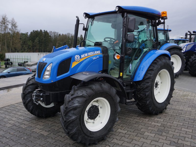 Traktor of the type New Holland T 4.55 S, Neumaschine in Rötz (Picture 1)