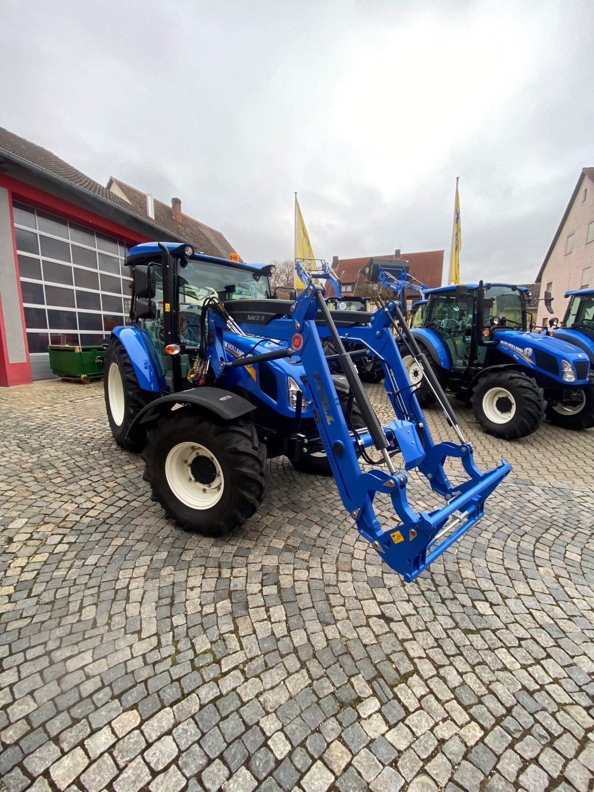 Traktor des Typs New Holland T 4.55 S, Neumaschine in Schwabach (Bild 4)