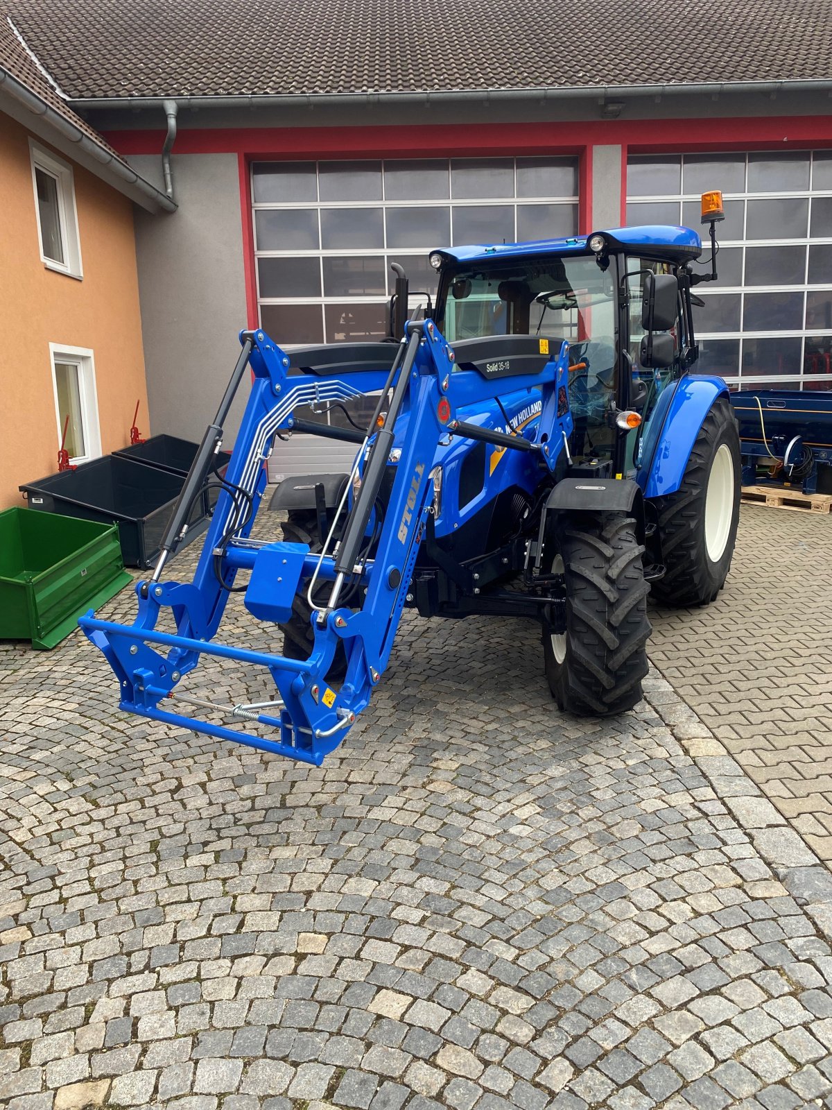 Traktor des Typs New Holland T 4.55 S, Neumaschine in Schwabach (Bild 5)