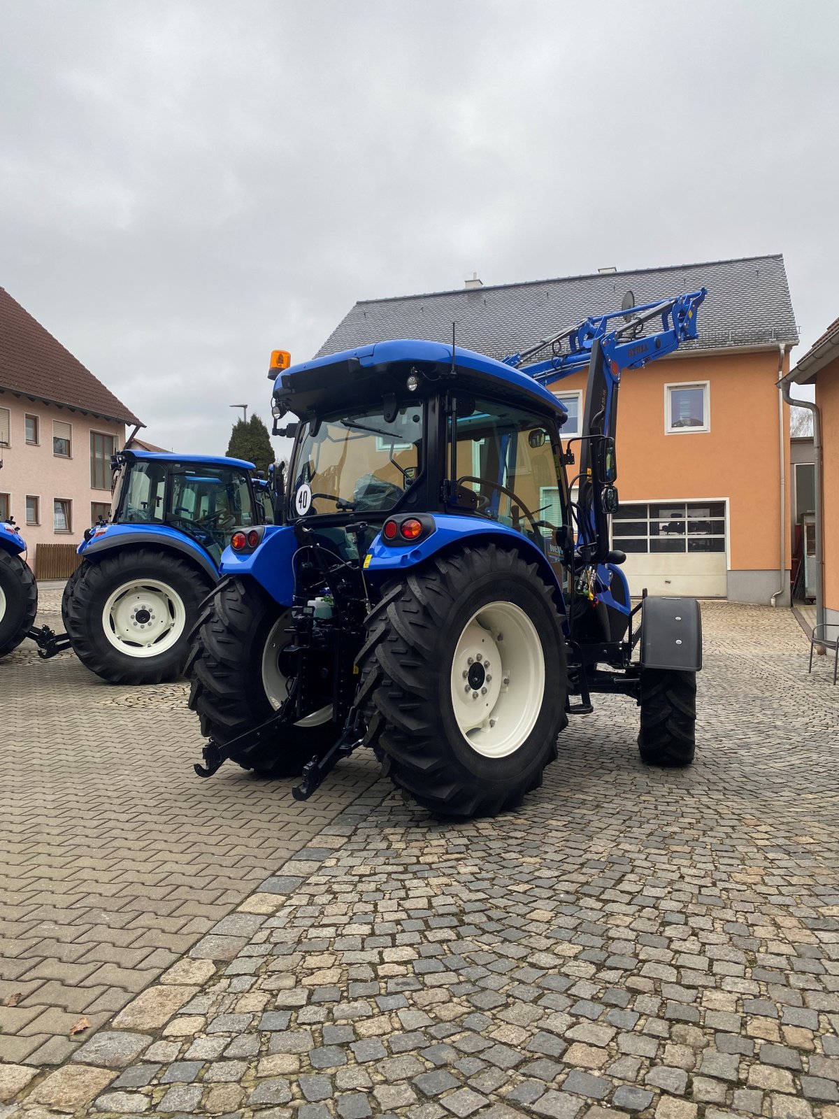 Traktor des Typs New Holland T 4.55 S, Neumaschine in Schwabach (Bild 7)