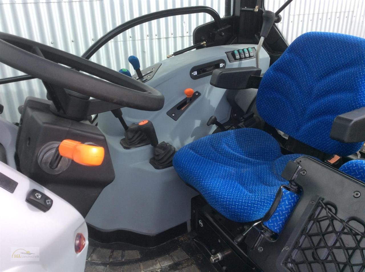 Traktor типа New Holland T 4.55 S, Gebrauchtmaschine в Pfreimd (Фотография 10)