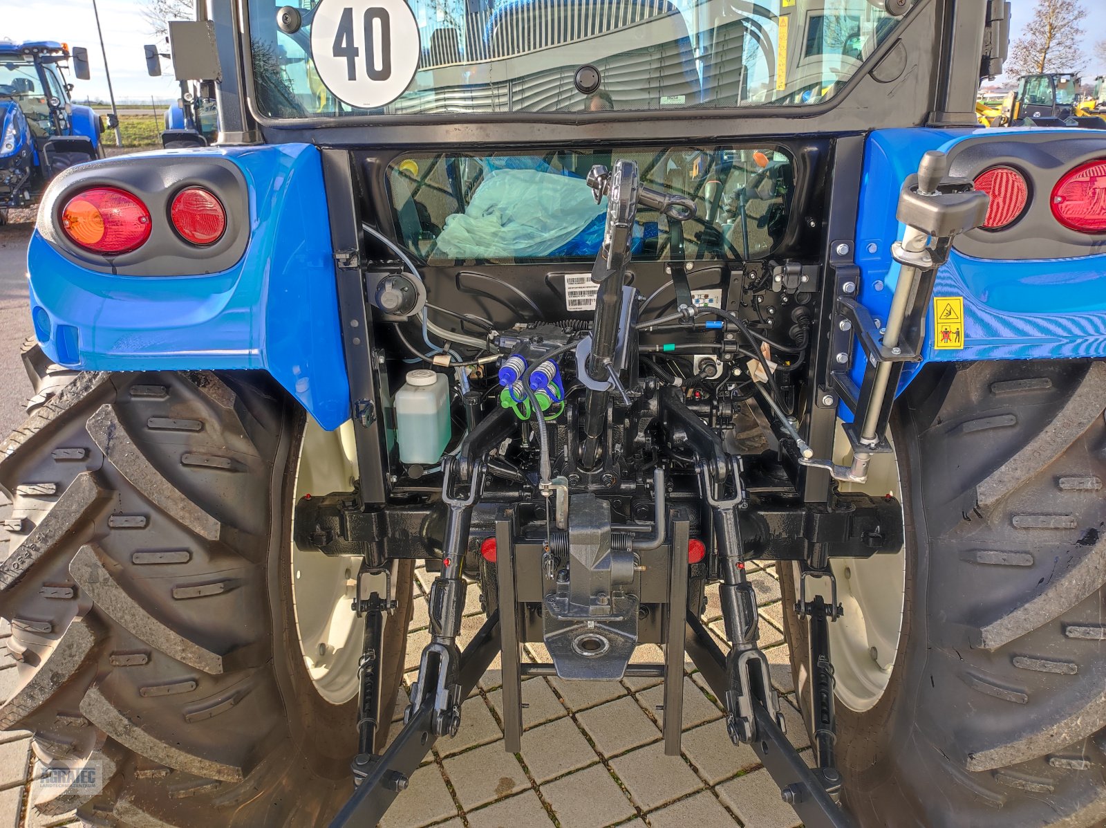 Traktor a típus New Holland T 4.55 S, Neumaschine ekkor: Salching bei Straubing (Kép 7)