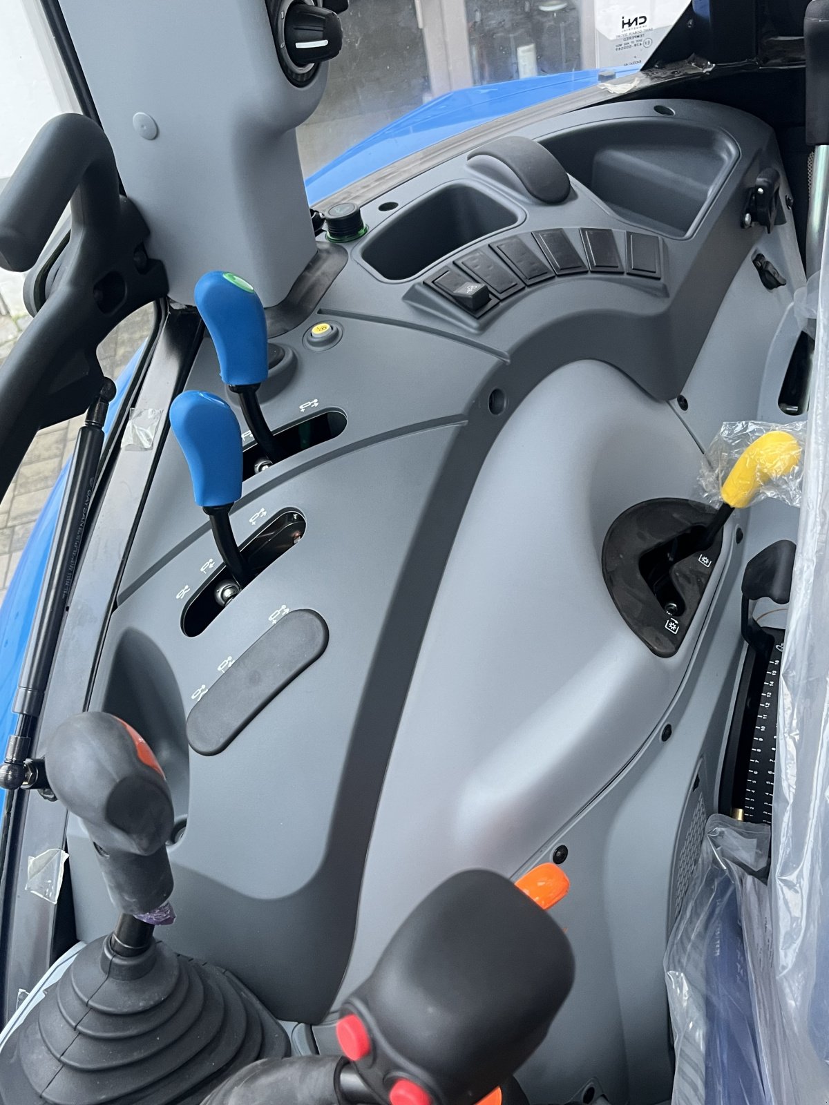 Traktor του τύπου New Holland T 4.55, Neumaschine σε Gerzen (Φωτογραφία 7)