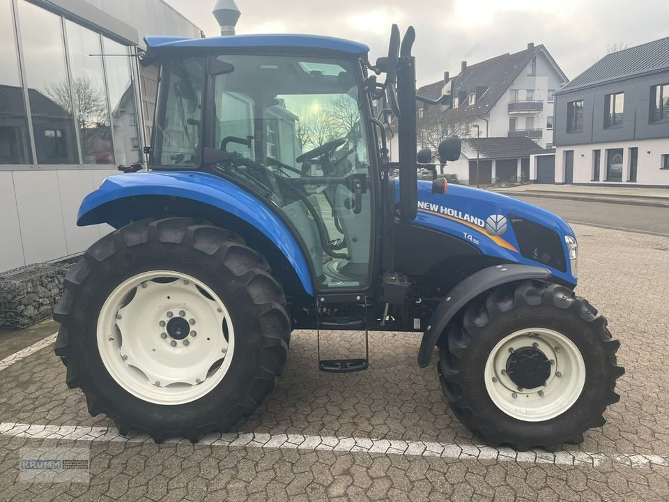 Traktor des Typs New Holland T 4.55, Neumaschine in Malterdingen (Bild 4)