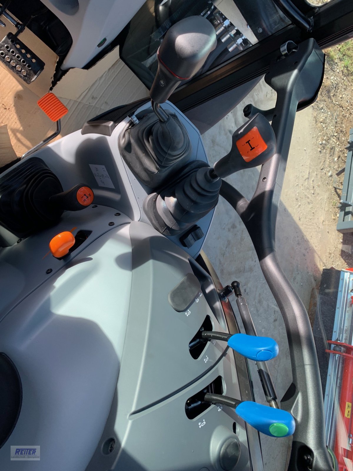 Traktor of the type New Holland T 4.55, Neumaschine in Geratskirchen (Picture 10)