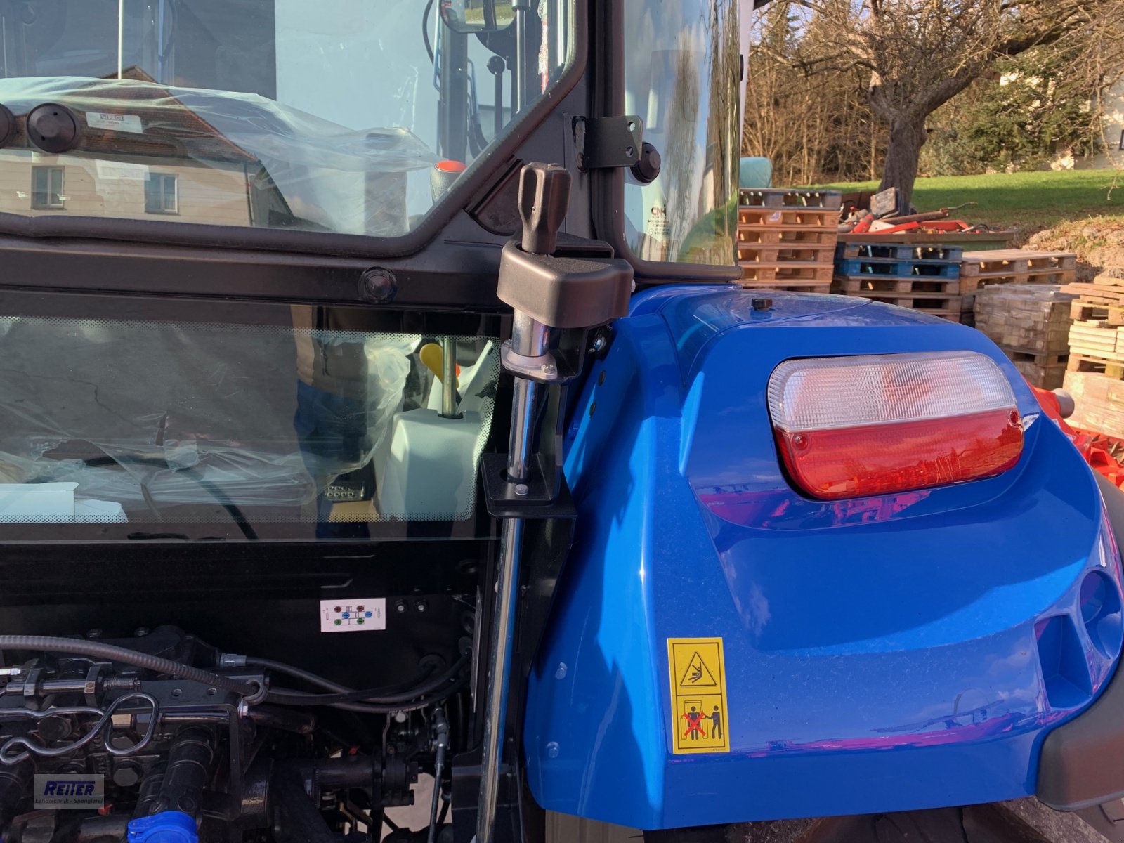 Traktor of the type New Holland T 4.55, Neumaschine in Geratskirchen (Picture 16)