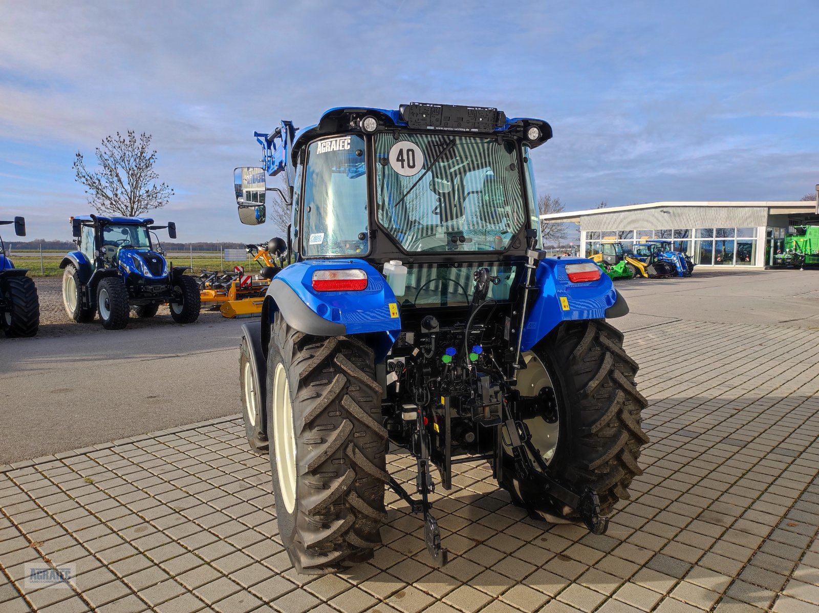 Traktor a típus New Holland T 4.55, Neumaschine ekkor: Salching bei Straubing (Kép 7)