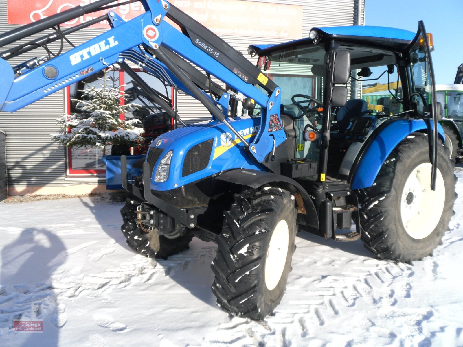 Traktor du type New Holland T 4.65, Gebrauchtmaschine en Freystadt (Photo 2)