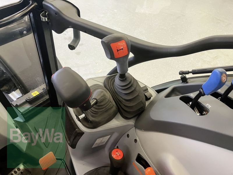 Traktor of the type New Holland T 4.65, Gebrauchtmaschine in Forchheim (Picture 18)