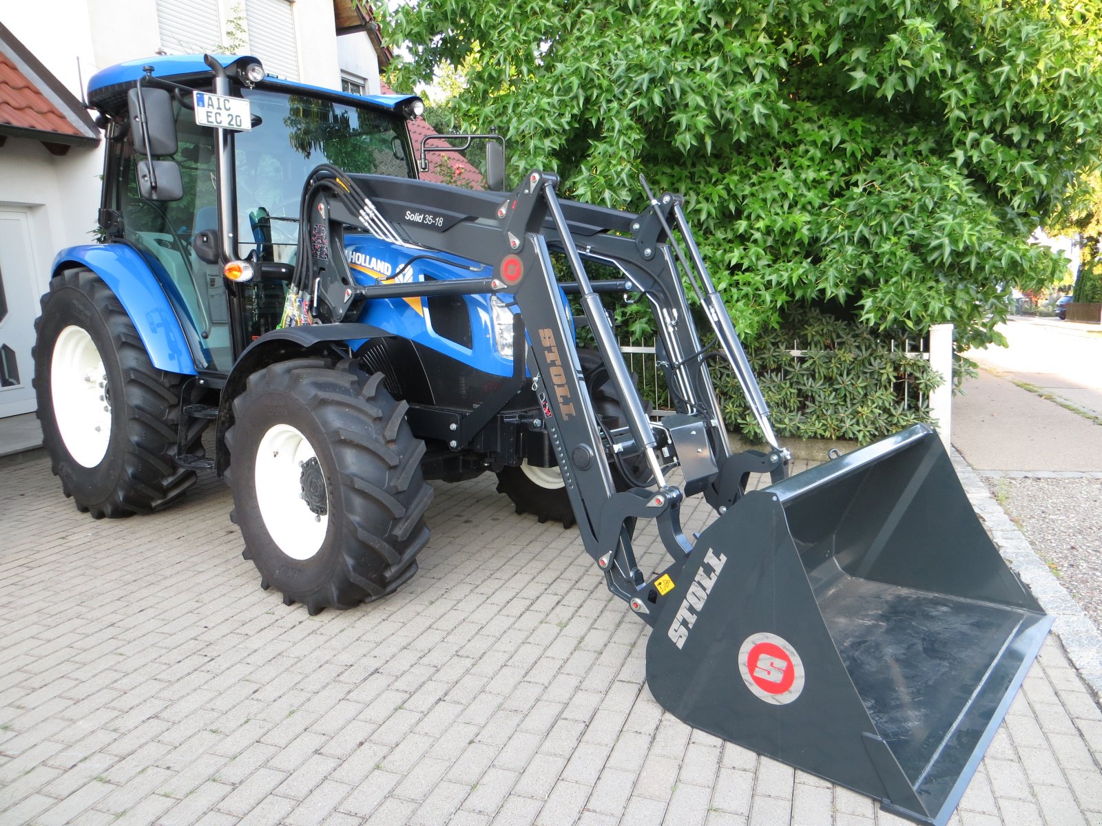 Traktor типа New Holland T 4.65, Gebrauchtmaschine в Aichach (Фотография 1)