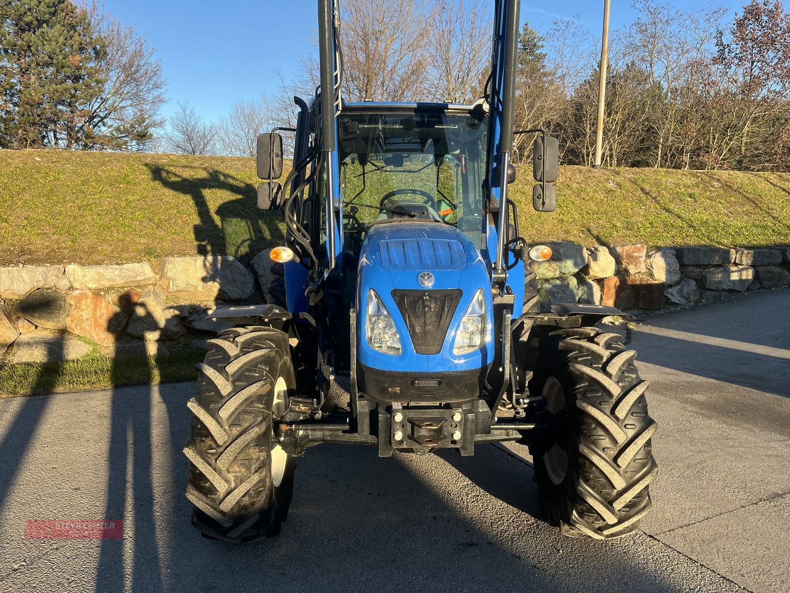 Traktor του τύπου New Holland T 4.75 mit Frontlader, Gebrauchtmaschine σε St. Pölten (Φωτογραφία 2)