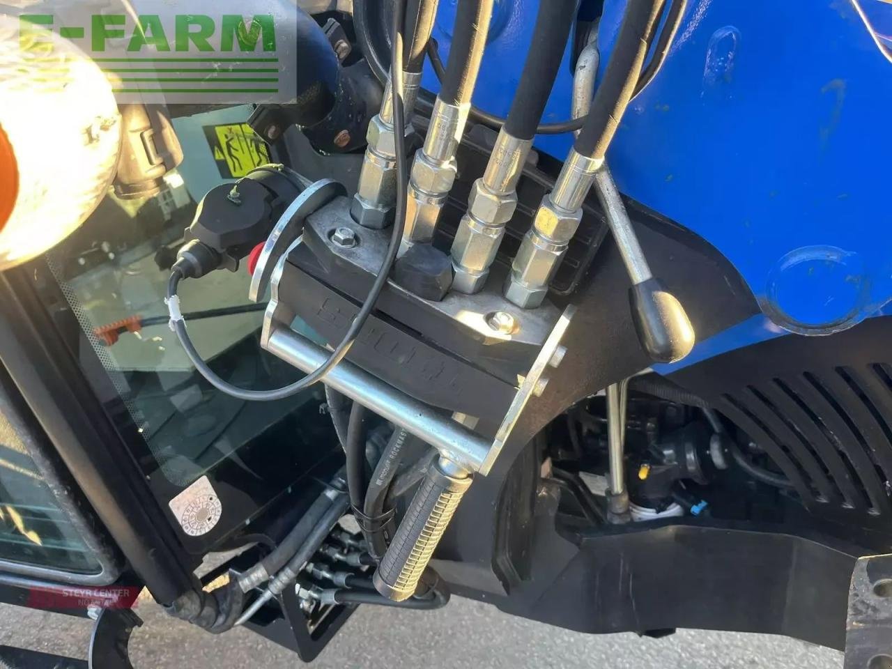 Traktor of the type New Holland t 4.75 mit frontlader, Gebrauchtmaschine in ST. PÖLTEN (Picture 14)