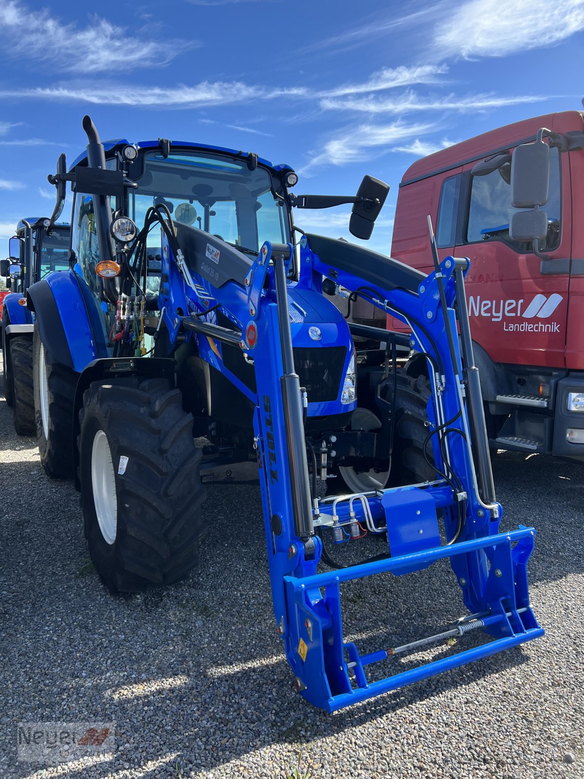 Traktor Türe ait New Holland T 4.75, Neumaschine içinde Bad Waldsee Mennisweiler (resim 5)