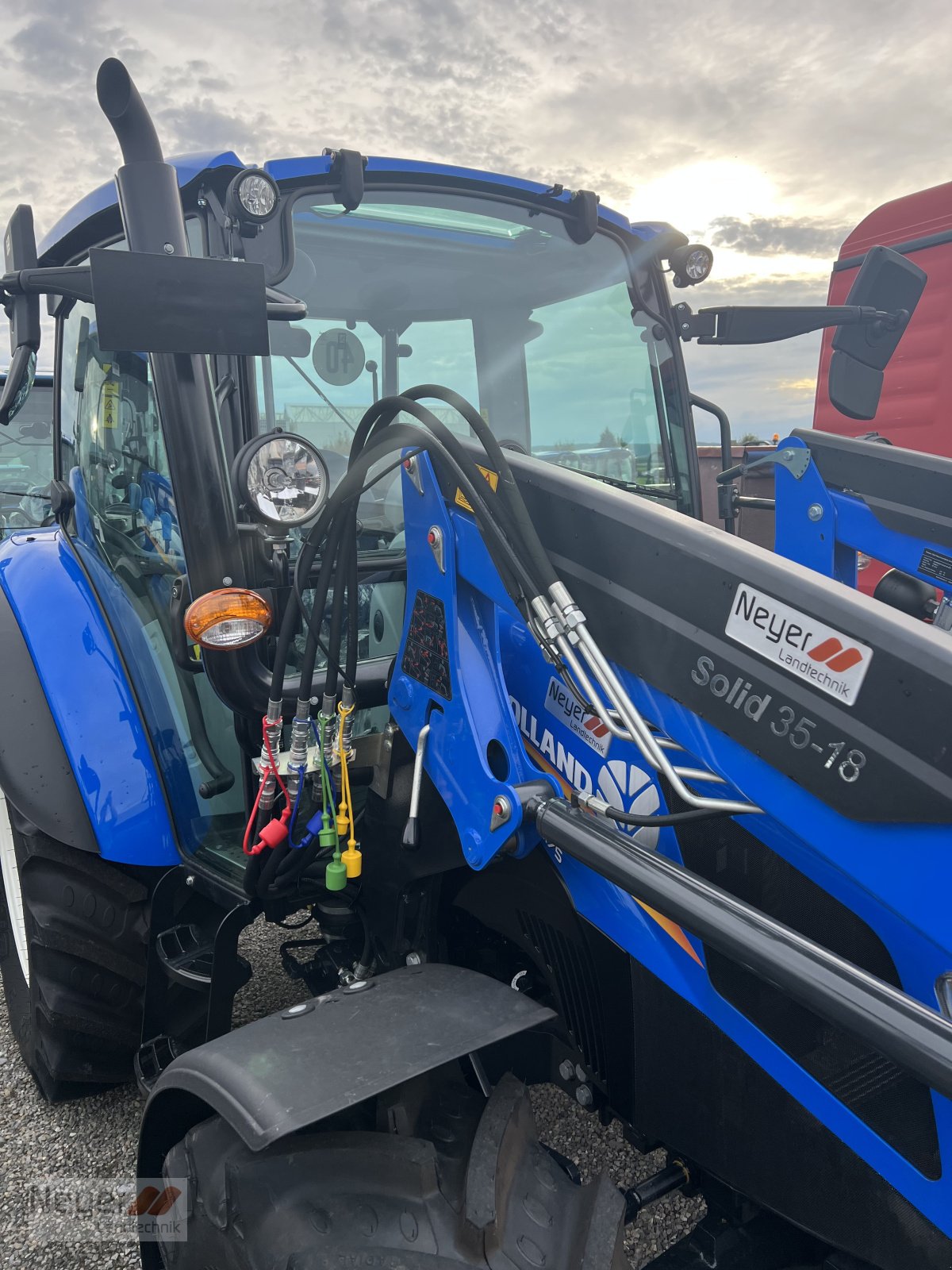 Traktor Türe ait New Holland T 4.75, Neumaschine içinde Bad Waldsee Mennisweiler (resim 8)