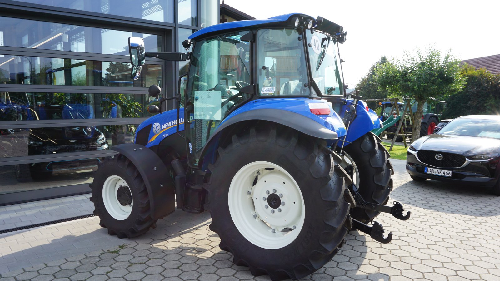 Traktor des Typs New Holland T 4.75, Neumaschine in Rötz (Bild 12)