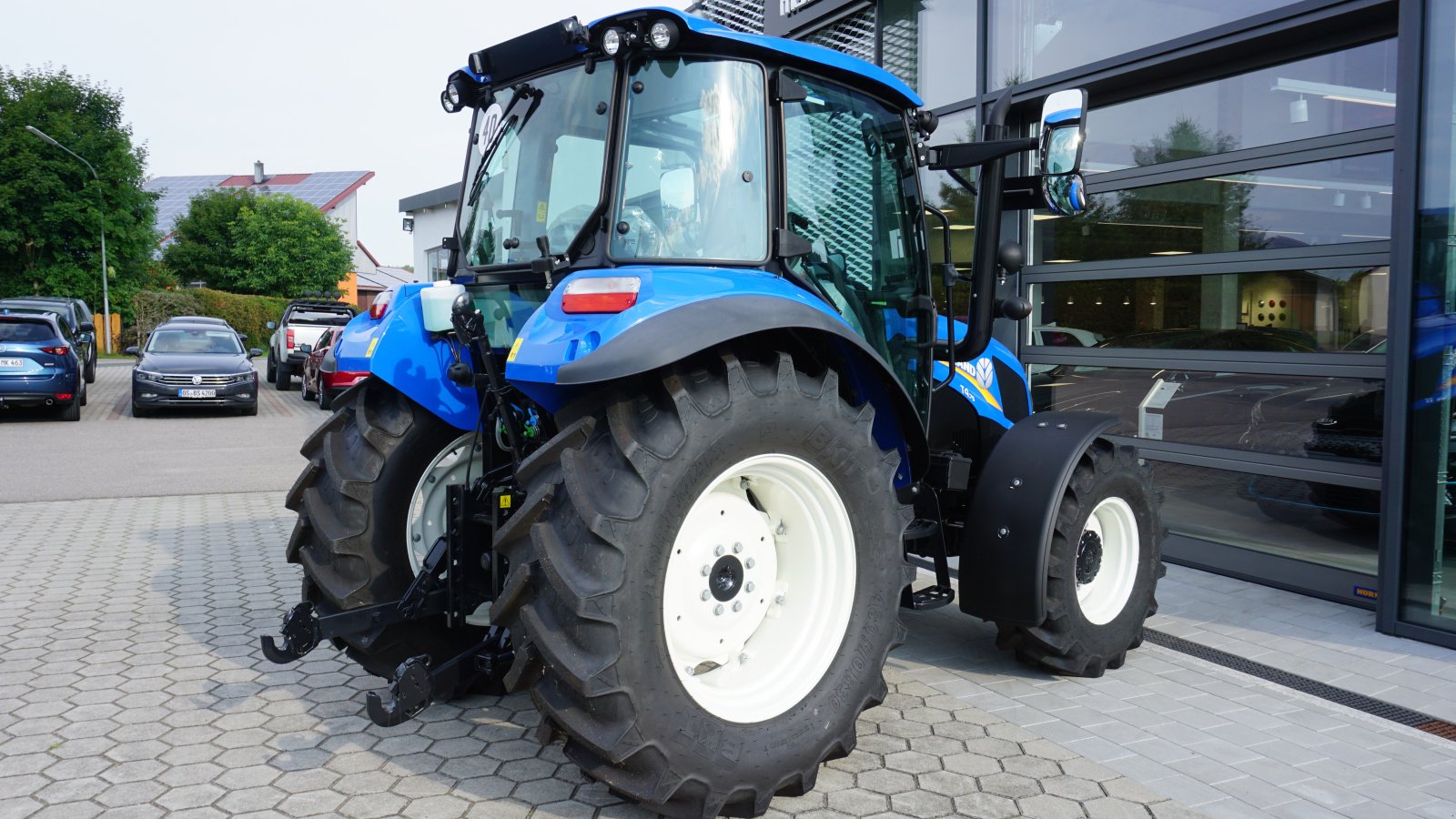 Traktor des Typs New Holland T 4.75, Neumaschine in Rötz (Bild 15)