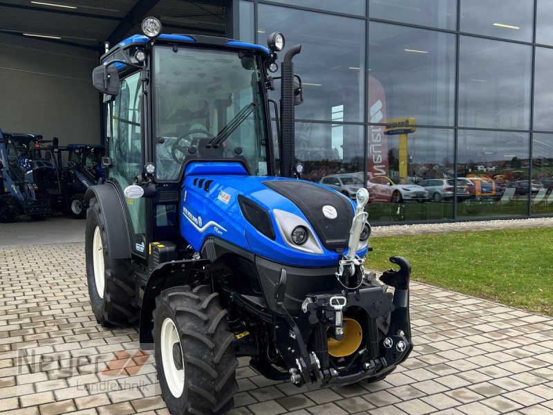 Traktor of the type New Holland T 4.90 N, Neumaschine in Bad Waldsee Mennisweiler (Picture 1)