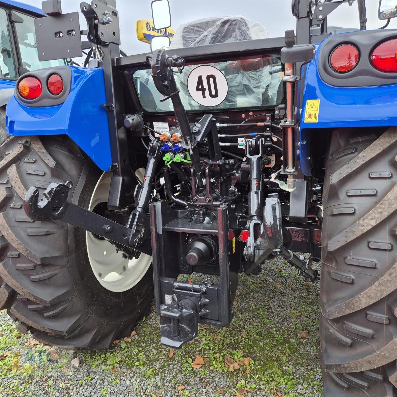 Traktor des Typs New Holland T 4S.75 ROPS, Neumaschine in Groß-Gerau (Bild 2)