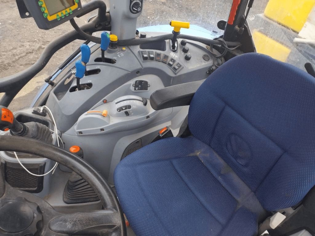 Traktor tipa New Holland T 5 110 DUAL, Gebrauchtmaschine u ENNEZAT (Slika 2)