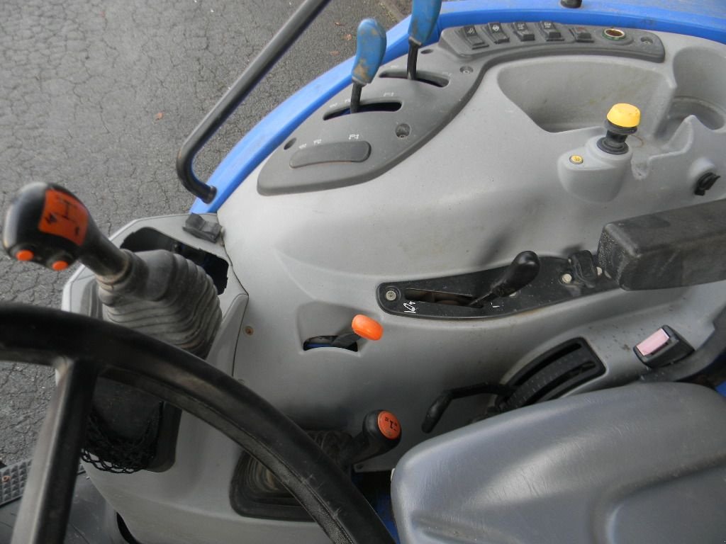 Traktor za tip New Holland T 5 95 DC, Gebrauchtmaschine u ENNEZAT (Slika 4)