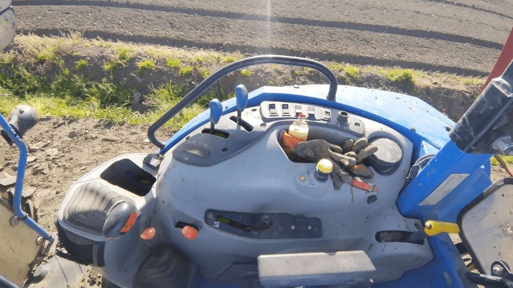 Traktor типа New Holland T 5 95 DC, Gebrauchtmaschine в ENNEZAT (Фотография 5)