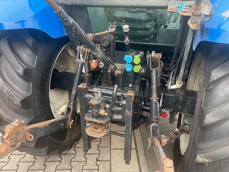 Traktor des Typs New Holland T 5050 Allradtraktor Frontlader Klima TÜV neu, Gebrauchtmaschine in Niedernhausen OT Engenhahn (Bild 5)