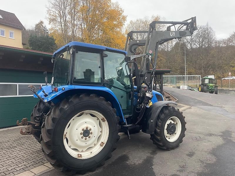 Traktor des Typs New Holland T 5050 Allradtraktor Frontlader Klima TÜV neu, Gebrauchtmaschine in Niedernhausen OT Engenhahn (Bild 3)