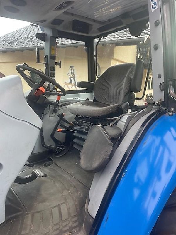 Traktor des Typs New Holland T 5050 Allradtraktor Frontlader Klima TÜV neu, Gebrauchtmaschine in Niedernhausen OT Engenhahn (Bild 12)