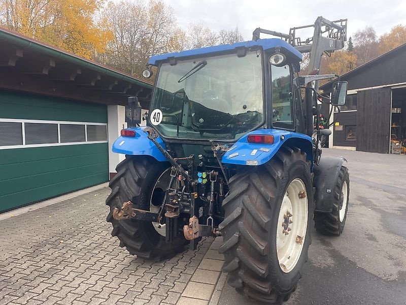Traktor des Typs New Holland T 5050 Allradtraktor Frontlader Klima TÜV neu, Gebrauchtmaschine in Niedernhausen OT Engenhahn (Bild 4)