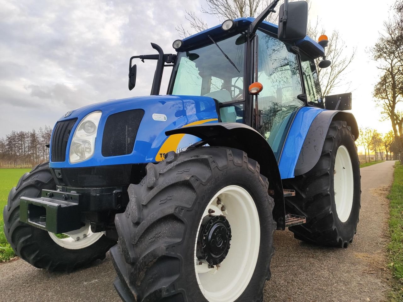 Traktor Türe ait New Holland T 5060, Gebrauchtmaschine içinde Rouveen (resim 1)
