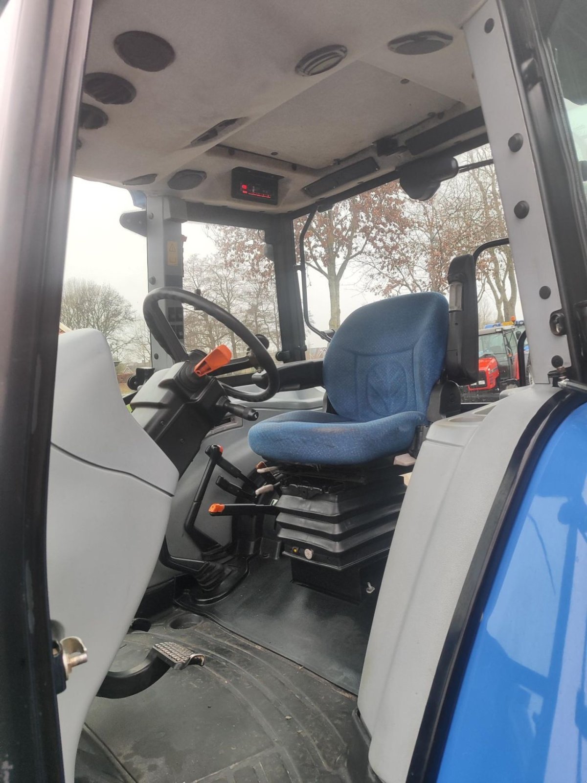 Traktor типа New Holland T 5060, Gebrauchtmaschine в Rouveen (Фотография 4)