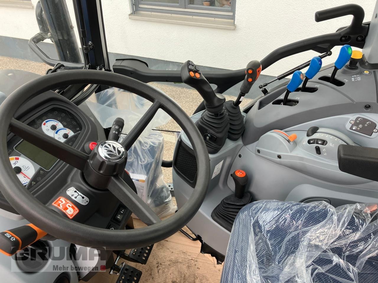 Traktor des Typs New Holland T 5.100 DC 1.5 CAB STAGE V, Neumaschine in Egg a.d. Günz (Bild 7)