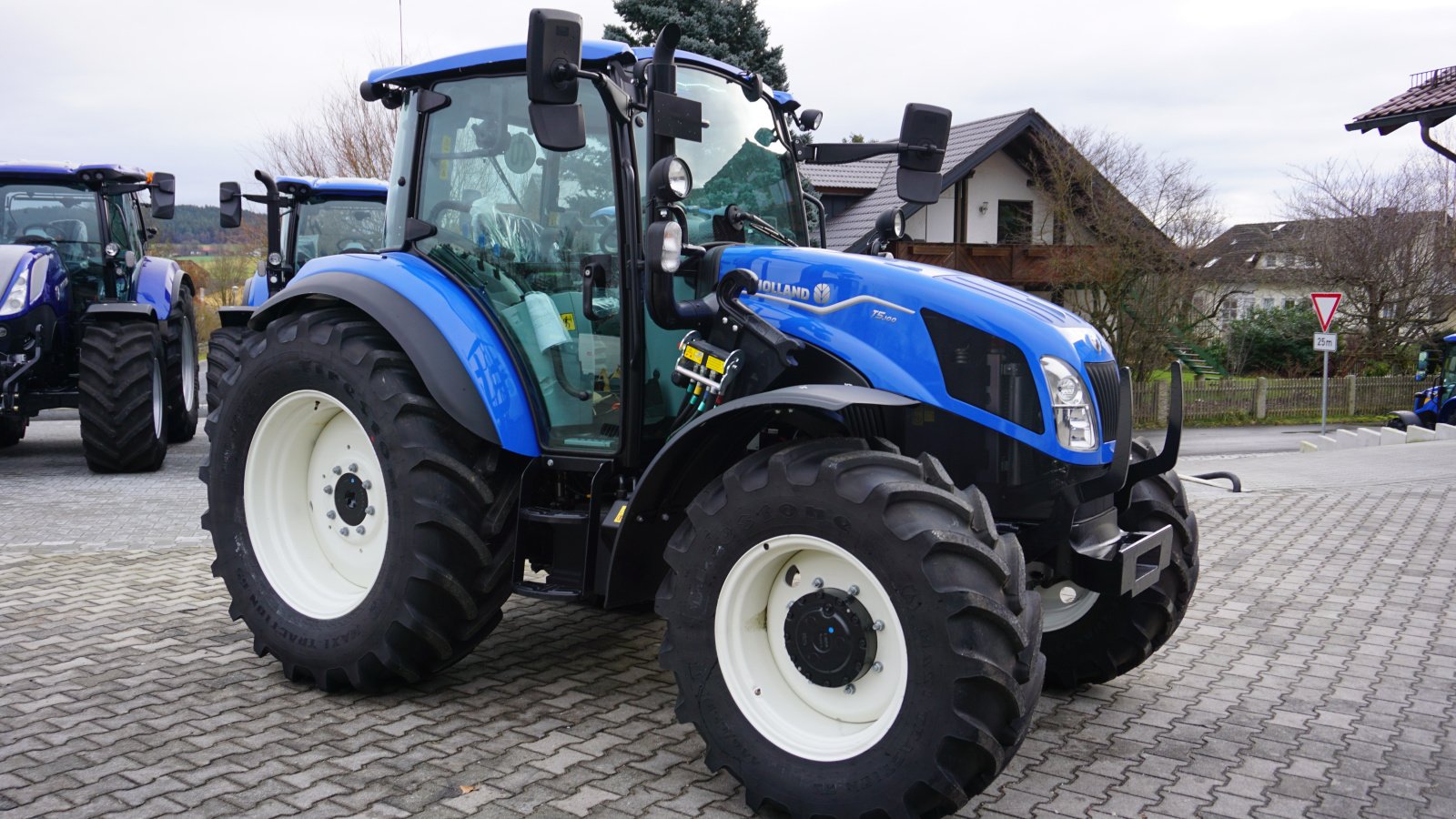 Traktor des Typs New Holland T 5.100 DC 1.5 HD, Neumaschine in Rötz (Bild 3)