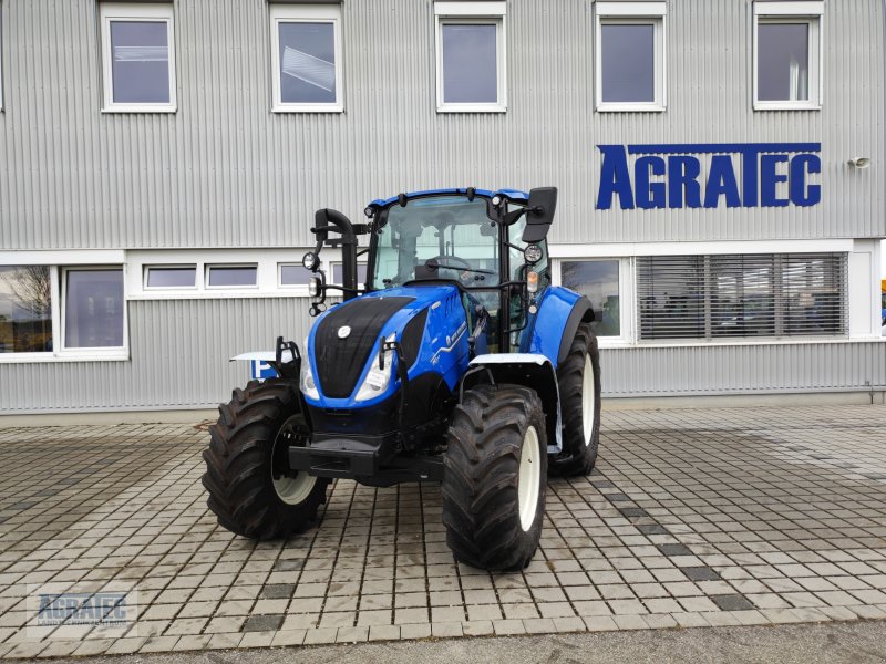 Traktor of the type New Holland T 5.100 ElectroCommand, Neumaschine in Salching bei Straubing (Picture 1)