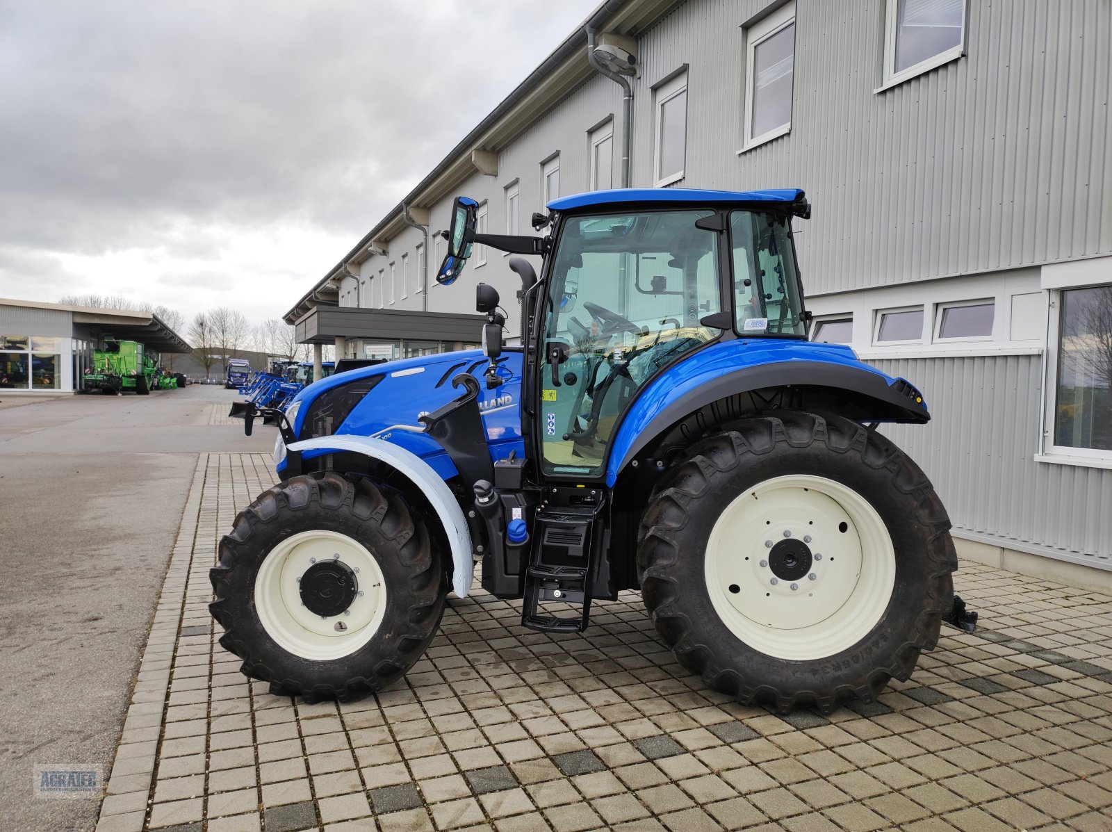 Traktor a típus New Holland T 5.100 ElectroCommand, Neumaschine ekkor: Salching bei Straubing (Kép 9)