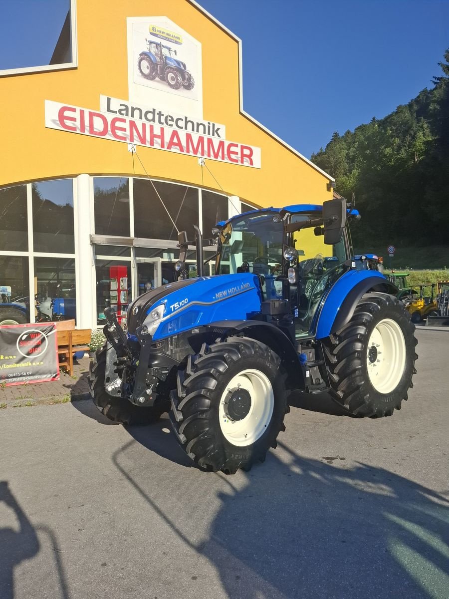 Traktor of the type New Holland T 5.100 Hi-Lo Cab 1,5, Neumaschine in Burgkirchen (Picture 4)