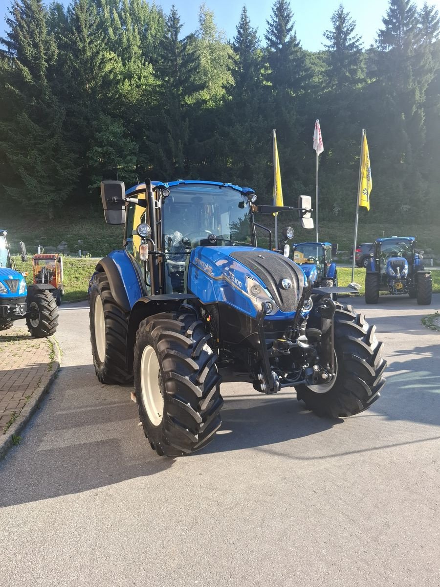 Traktor of the type New Holland T 5.100 Hi-Lo Cab 1,5, Neumaschine in Burgkirchen (Picture 5)