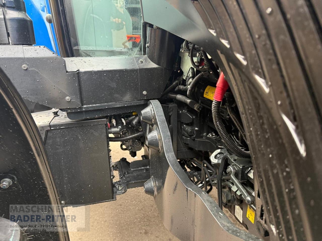Traktor van het type New Holland T 5.100 HILO 1,5 CAB, Neumaschine in Freiburg (Foto 10)
